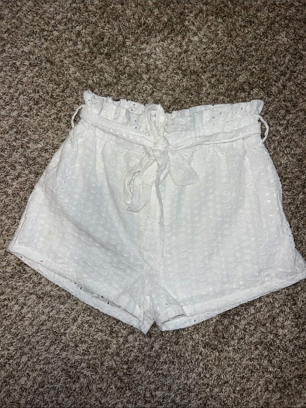 NWT! Zaful White Eyelet Paper Bag Waist Shorts Sz Small